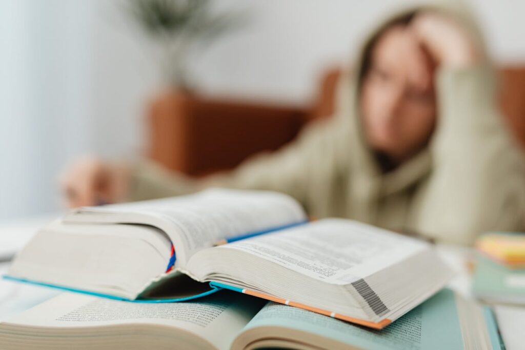 Libros y consejos para superar el estrés antes del examen de admisión en México
